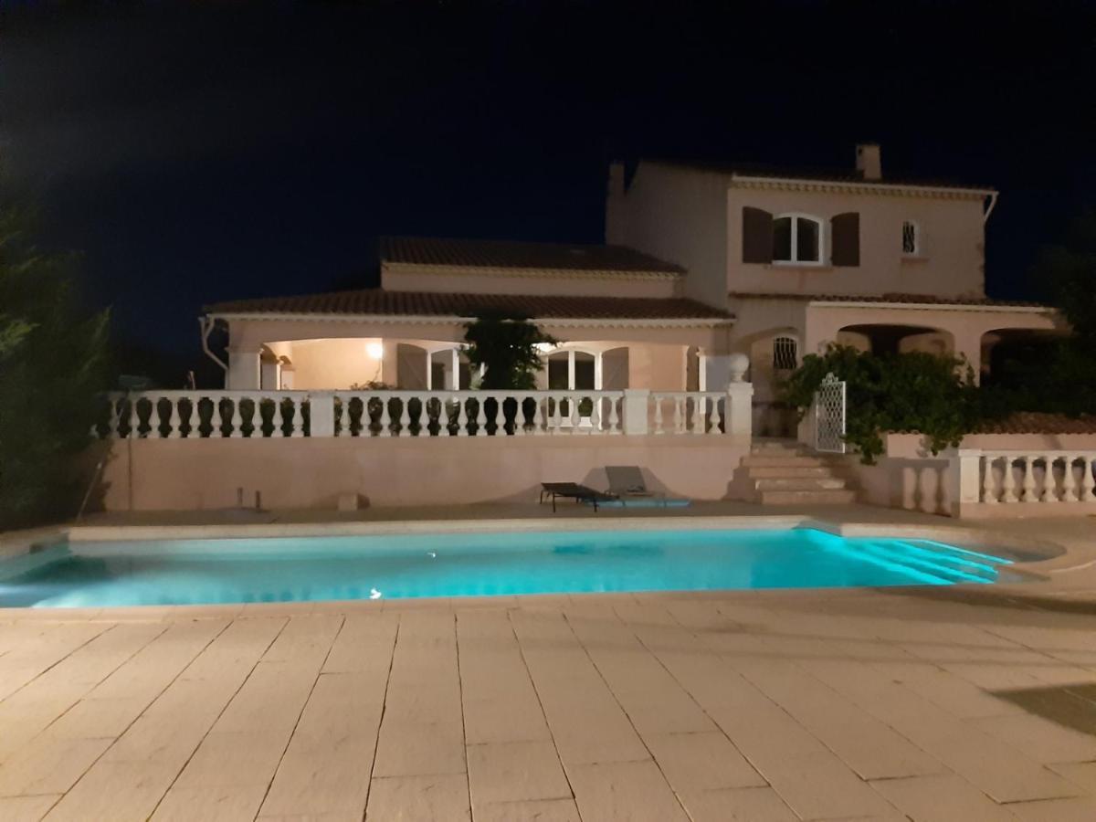 La Villa Des Ames Liees Драгиньян Экстерьер фото